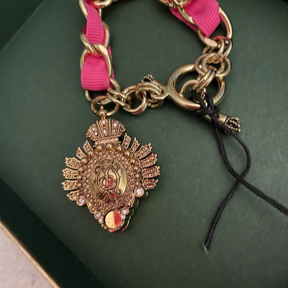 Juicy Couture Viva La Juicy bracelet with lipgloss (formerly solid perfume) - Picture 3 of 4